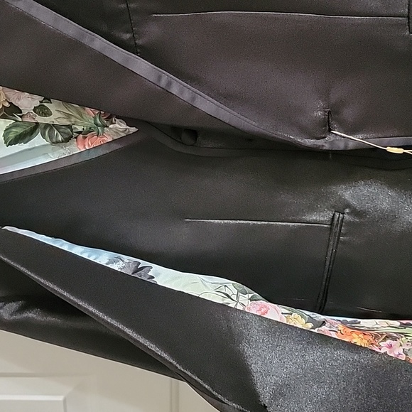 Men's peanut butter collection 3 piece suit. - Picture 5 of 8